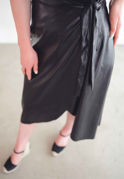 "Pardon My French" Skirt (Black)