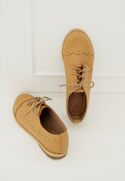 Classic Brogue Shoes: Tan