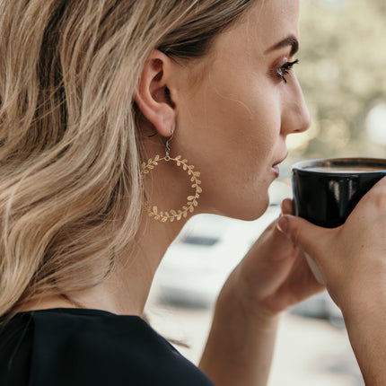 @klerekasdotcom Buying clothes isn't just buying clothes, it's buying happiness.